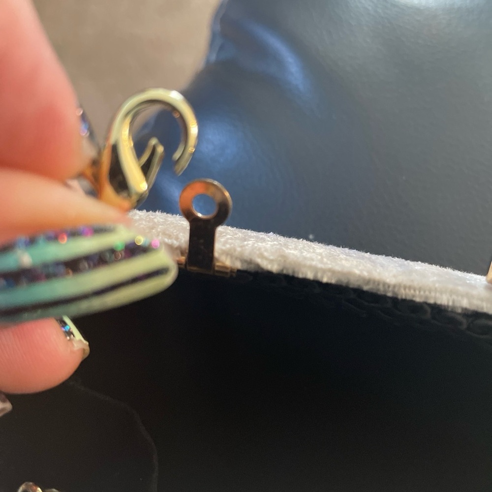 TADASHI SHOJI Carla CLUTCH IVORY VELVET Handbag Gold Removable Strap Purse NWT - Picture 7 of 8